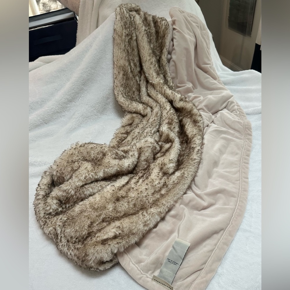 Pottery Barn Faux Fur Throw - 50 x 60